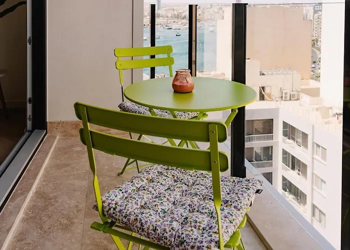 Sliema Mainstreet Luxury Suite 2